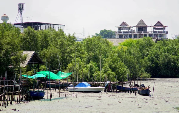 Chonburi Thailand May 수있는 낚싯배가 썰물에 부리에 썰물에서 2023 — 스톡 사진