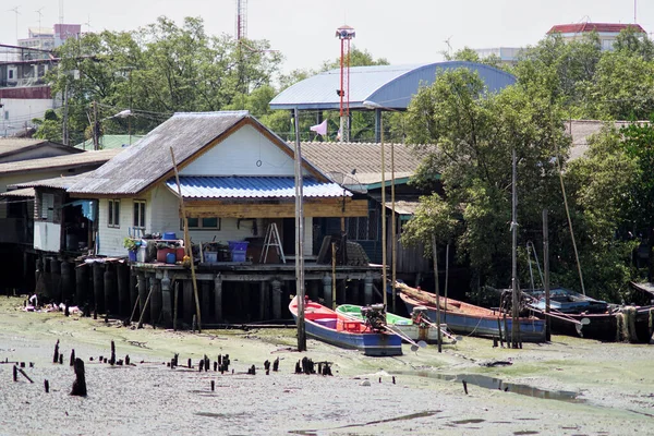 Chonburi Thailand Mei Zicht Vissersdorp Vissersboot Bij Vloed Aan Zee — Stockfoto