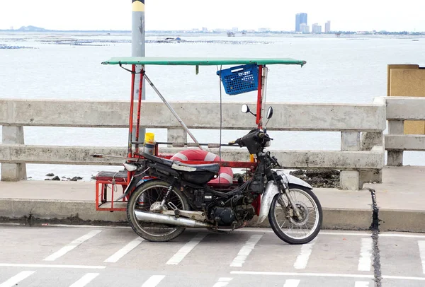 Chonburi Thailand June Old Motorcycle Trailer Roof Parking Bridge June — Stock Photo, Image