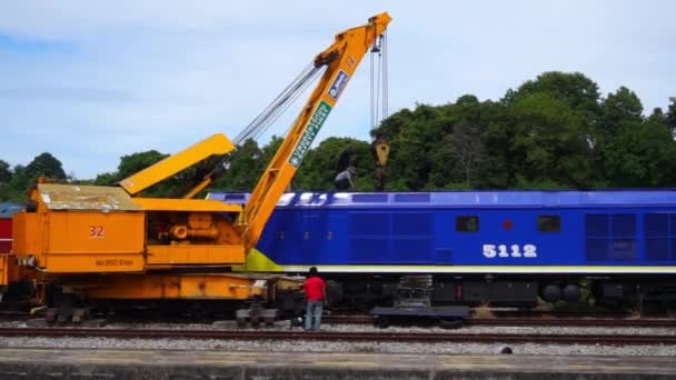 Chonburi Tailandia Julio Tren Con Locomotora Grúa Mantenida Julio 2023 — Vídeos de Stock