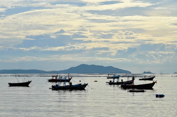 Chonburi Tailandia Sep Silueta Amarre Pequeño Barco Con Fondo Isla — Foto de Stock