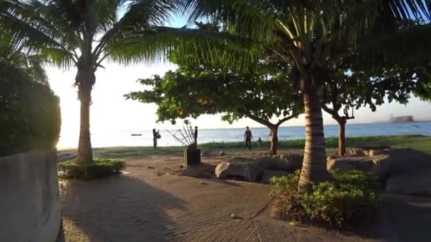 Pattaya Tajlandia Listopada Ludzie Plaży Panoramicznym Ujęciem Listopada 2023 Krating Filmiki Stockowe bez tantiem