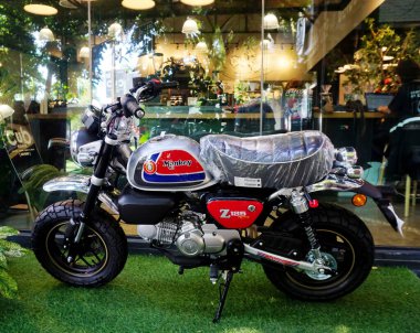 Rayong, Tayland - 17 APR: Honda maymunu mini motosiklet sergisi 17 Nisan 2025 tarihinde Rayong, Tayland 'da satışta