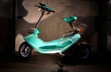 Rayong, Tayland - 17 APR: 17 Nisan 2025 'te Rayong, Tayland' da 1990 Honda Zook 50 cc 'lik klasik motosiklet yakın çekim