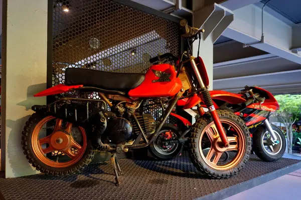 Rayong, Tayland - 17 APR: 1991 Honda QR50 'nin 17 Nisan 2025' te Rayong, Tayland 'da çekilmiş yakın çekimi