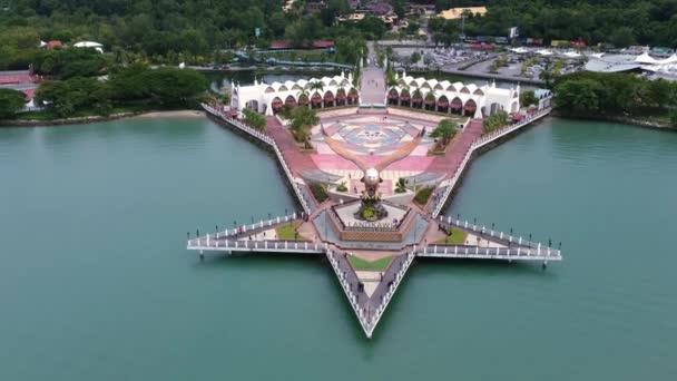 Luchtfoto Van Adelaarsbeeld Symbool Van Langkawi Eiland Maleisië Azië — Stockvideo