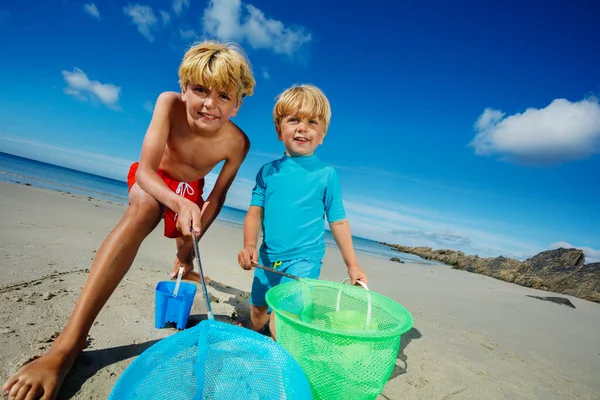 Two Smiling Happy Boys Brothers Stand Butterfly Nets Catching Critters — Fotografia de Stock
