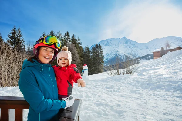 Mother Daughter Hands Ski Sport Winter Outfit Smile Stand Balcony — Fotografia de Stock
