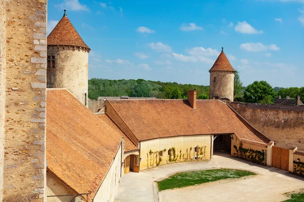 Dwór Blandy Les Tours Średniowieczny Zamek Starymi Wieżami Murami — Zdjęcie stockowe