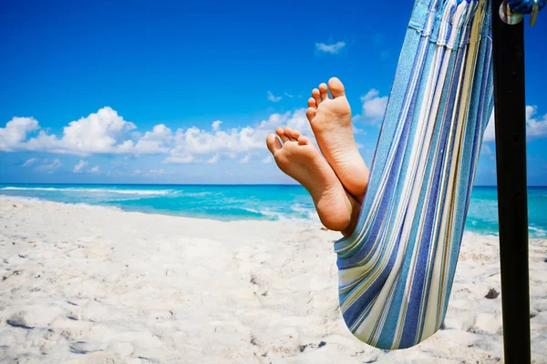 Close Feet Little Boy Hammock Resting Beach Blue Sea — 图库照片