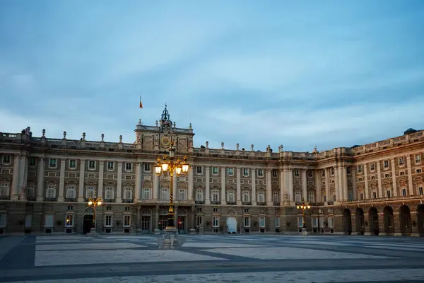 Royal Palace Madrid Plaza Armeria Square Dusk Lights Illuminated — Stock Photo, Image
