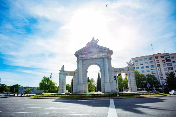 Majestic San Vicente Gate Madrid Roundabout Sunny Summer Day City — Stock Photo, Image