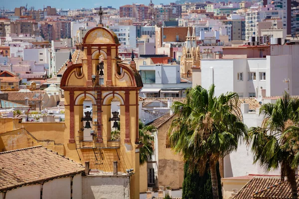 西班牙马拉加市中心的圣奥古斯丁教堂或奥古斯丁神父钟塔 — 图库照片