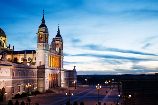 Plaza Armeria Town Square Almudena Cathedral Illuminated Dusk Time — Stock Photo, Image