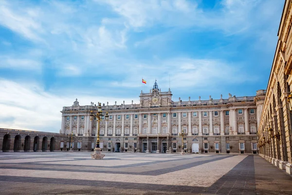 Royal Palace Madrid Plaza Armeria Square Daytime — Stock Photo, Image