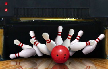 Bowling topu 10 lobuta isabet etti.