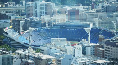 Japonya 'nın Yokohama kentindeki beyzbol stadyumunda yüksek bir görüş açısı var.                              