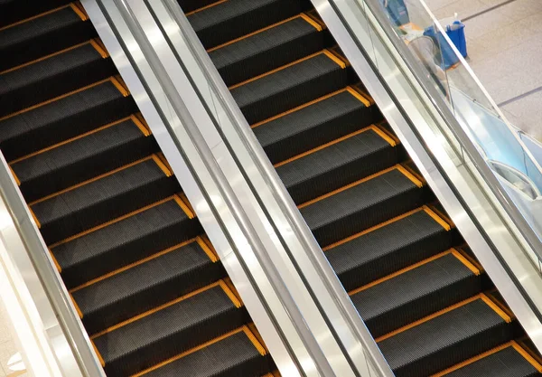 Pasos Escalera Mecánica Estación Vistos Desde Arriba —  Fotos de Stock