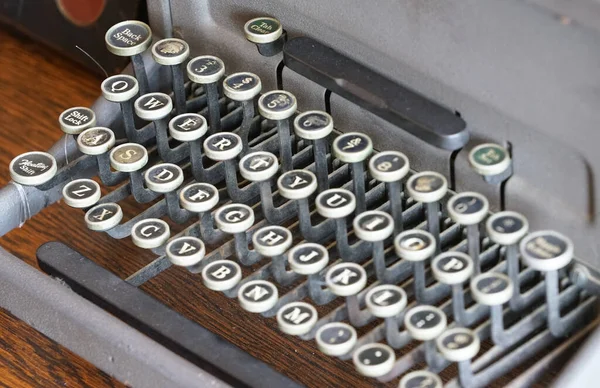 Старая Клавиатура Ретро Машинки Столе — стоковое фото