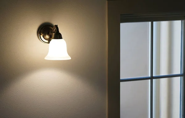 Geceleri Odanın Duvarlarında Işıklar Yanar — Stok fotoğraf