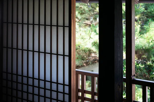 Puertas Pilares Zonas Verdes Vistas Desde Interior Una Casa Japón — Foto de Stock