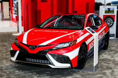 NEW YORK, NY, ABD - 5 Nisan 2023: Toyota Camry XSE AWD New York Uluslararası Otomobil Fuarı 'nda