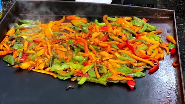 Выпекать Разноцветный Перец Сэндвича — стоковое видео