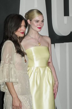 NEW YORK, New York - 13 Aralık 2024: (L-R) Monica Barbaro ve Elle Fanning SVA Tiyatrosu 'nda 
