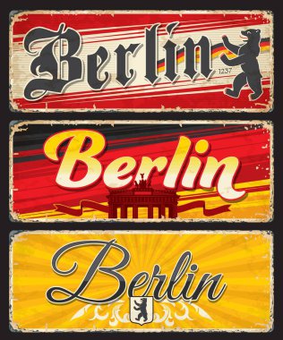 Berlin seyahat etiketleri ve plakaları ya da Almanya şehir bagaj etiketleri, vektör kutusu işaretleri. Almanya seyahati ve turizm, Berlin ayı sembolü, Brandenburg Kapısı simgesi ve şehir bayrağı veya amblemi bulunan grunm tabakalar