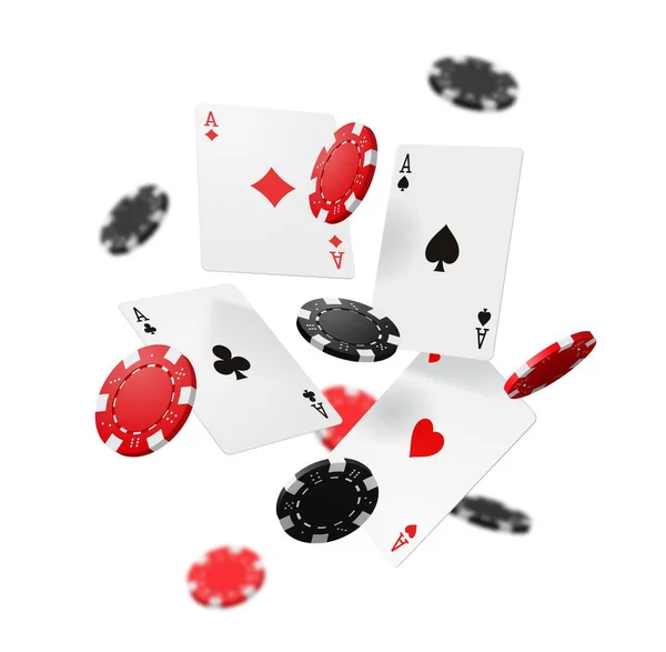 フライングカジノのギャンブルポーカーカードとチップ ベクトル3Dトランプ ブラックスペードやクラブの現実的なエース プラスチック製のゲームチップ ギャンブルやカジノのテーマを持つ赤いハートとダイヤモンド — ストックベクタ