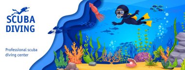 Tüplü dalış pankartı. Karikatür genç dalgıç ve mürekkep balığı deniz altı kağıdının üzerinde peyzaj keserler. Aquanaut ile vektör arkaplan rengarenk su bitkileri, eğlenceli, balıklar ve mercanlarla okyanus tabanını keşfet