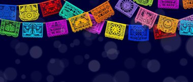 Meksikalı Cinco De Mayo papel picado kağıdı çelenk bayraklarını bokeh ışığıyla kesiyor. Karmaşık, renkli kağıt kesimleriyle dolu vektör arkaplan, canlı bir kutlama için mükemmel bir ortam hazırlıyor.