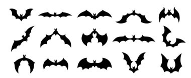 Cadılar Bayramı yarasaları siluetleri, yarasa bulutları. Beyaz arka planda siyah kanatlı vampir hayvan şekilleri. Ürkütücü ve ürkütücü gece yaratıkları, monokrom simgeleri, işaretler veya piktogramlar.