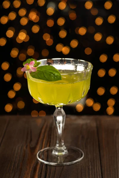 Traditioneller Daiquiri Cocktail Bild Für Menü Auf Unscharfem Hintergrund Mit — Stockfoto