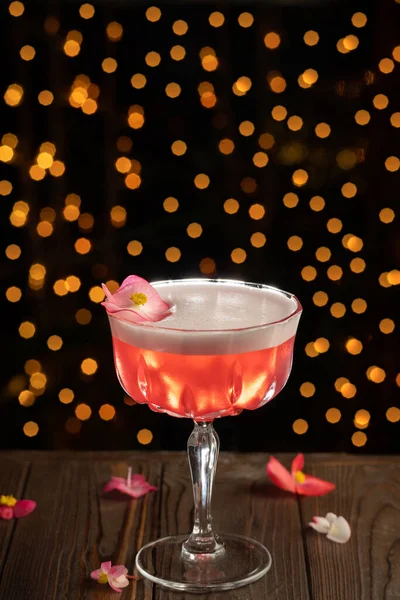 Elegant Glas Frambozencocktail Decoratie Verse Bloem Club Cocktail Drink Met — Stockfoto