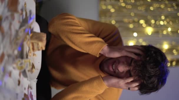 Close Man Headache Holding Head Messy Room Birthday Party Vertical — Vídeo de stock