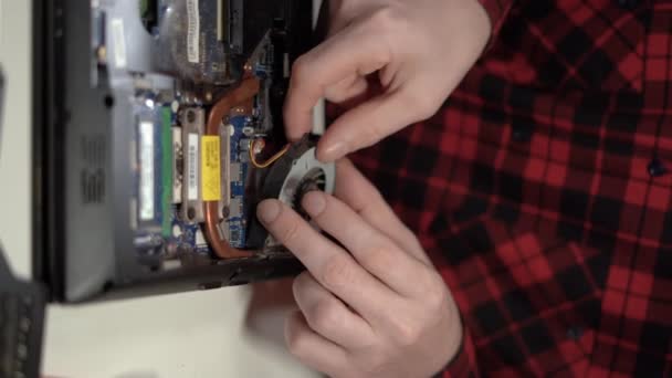 Polvo Suciedad Ventilador Del Ordenador Arreglar Portátil Desmontaje Limpieza Del — Vídeos de Stock