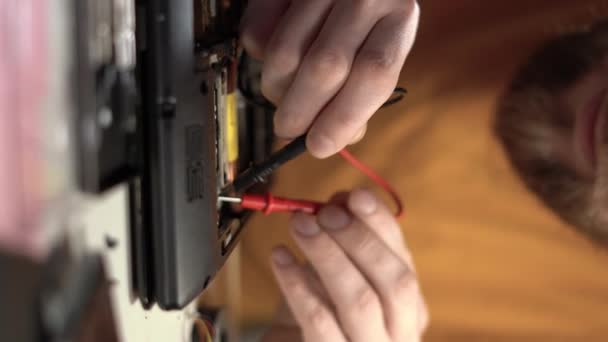 Service Center Repair Digital Gadgets Close Focused Repairmans Hands Holding — Stock videók