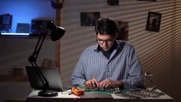 Teenager Schoolboy Studying Electronics Soldering Wires Circuit Boards His Science — Stok Video