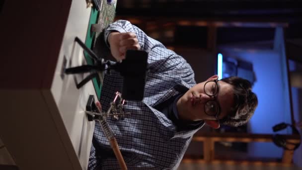 Smart Young Teenage Student Studying Electronics Soldering Iron Repair Circuit — Stok Video