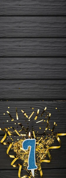 Number Blue Celebration Candle Gold Confetti Dark Wooden Background 7Th — Stockfoto