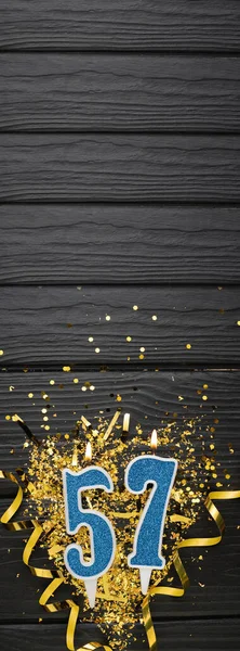 Nomor Lilin Perayaan Biru Dan Emas Confetti Pada Latar Belakang — Stok Foto