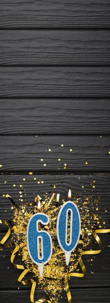 Vela Celebración Azul Número Confeti Oro Sobre Fondo Madera Oscura — Foto de Stock