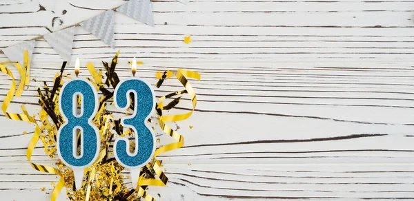 Nummer Blauwe Viering Kaars Witte Houten Achtergrond Gelukkige Verjaardagskaarsen Concept — Stockfoto