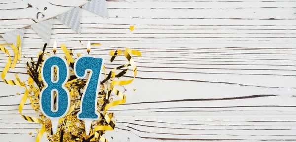 Número Vela Celebração Azul Fundo Madeira Branca Velas Aniversário Felizes — Fotografia de Stock
