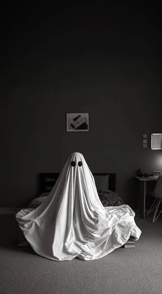 Fantasma Dentro Quarto Noite Cena Terror Casa Conceito Halloween Banner — Fotografia de Stock