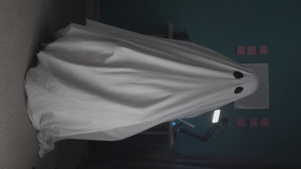 Scary Ghost Room Background Fog Evil Spirit Covered Sheet Halloween — Stock Video
