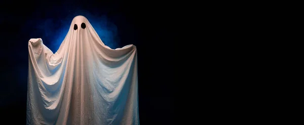 Halloween Concepto Espeluznante Fantasma Sobre Fondo Humo Oscuro Banner Copiar — Foto de Stock