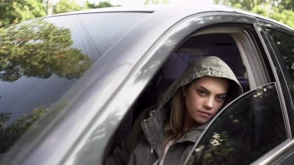 Detetive Particular Feminino Paparazzi Com Uma Câmera Sentam Carro Tiram — Vídeo de Stock
