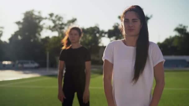 Group Athletic Young Women Warming Training Stretching Shoulders Preparing Body — Αρχείο Βίντεο